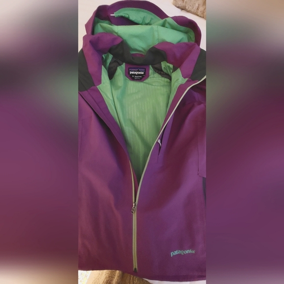 Patagonia Jacket 🧥 - Picture 3 of 5